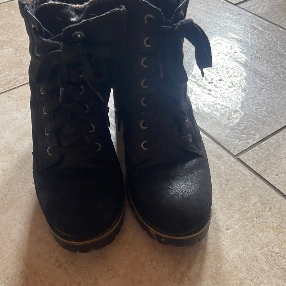 Black thick heel boots